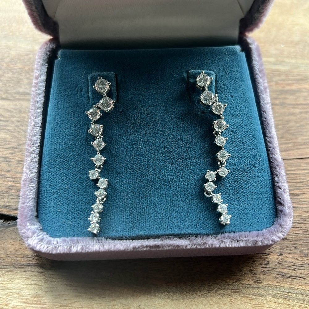 Graduating,clear, stone drop earrings.